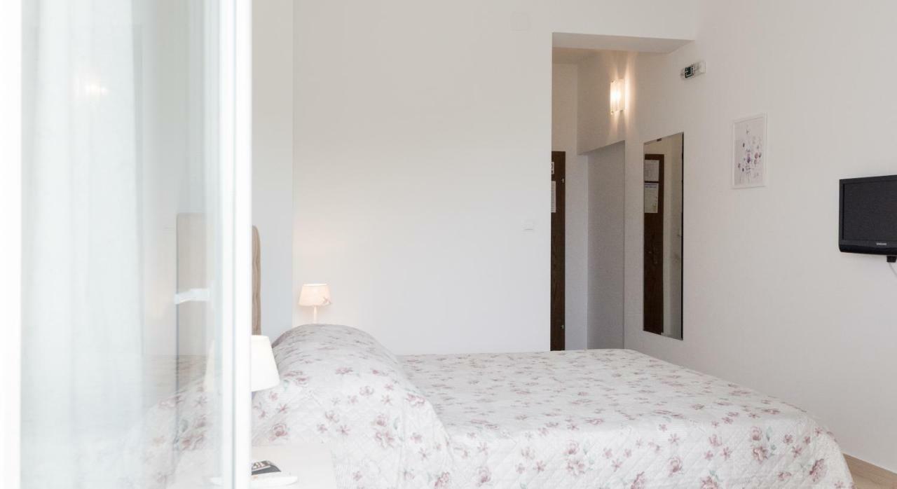 Rooms & Apartments Bruno Stobreč Esterno foto