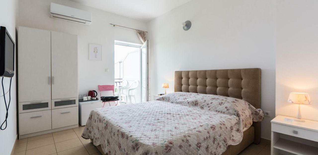Rooms & Apartments Bruno Stobreč Esterno foto